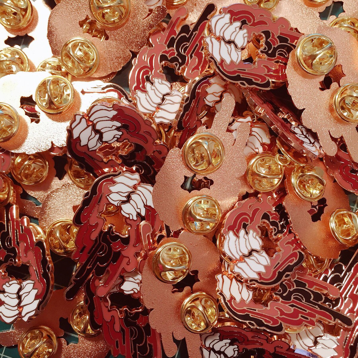 PINS & BUTTONS